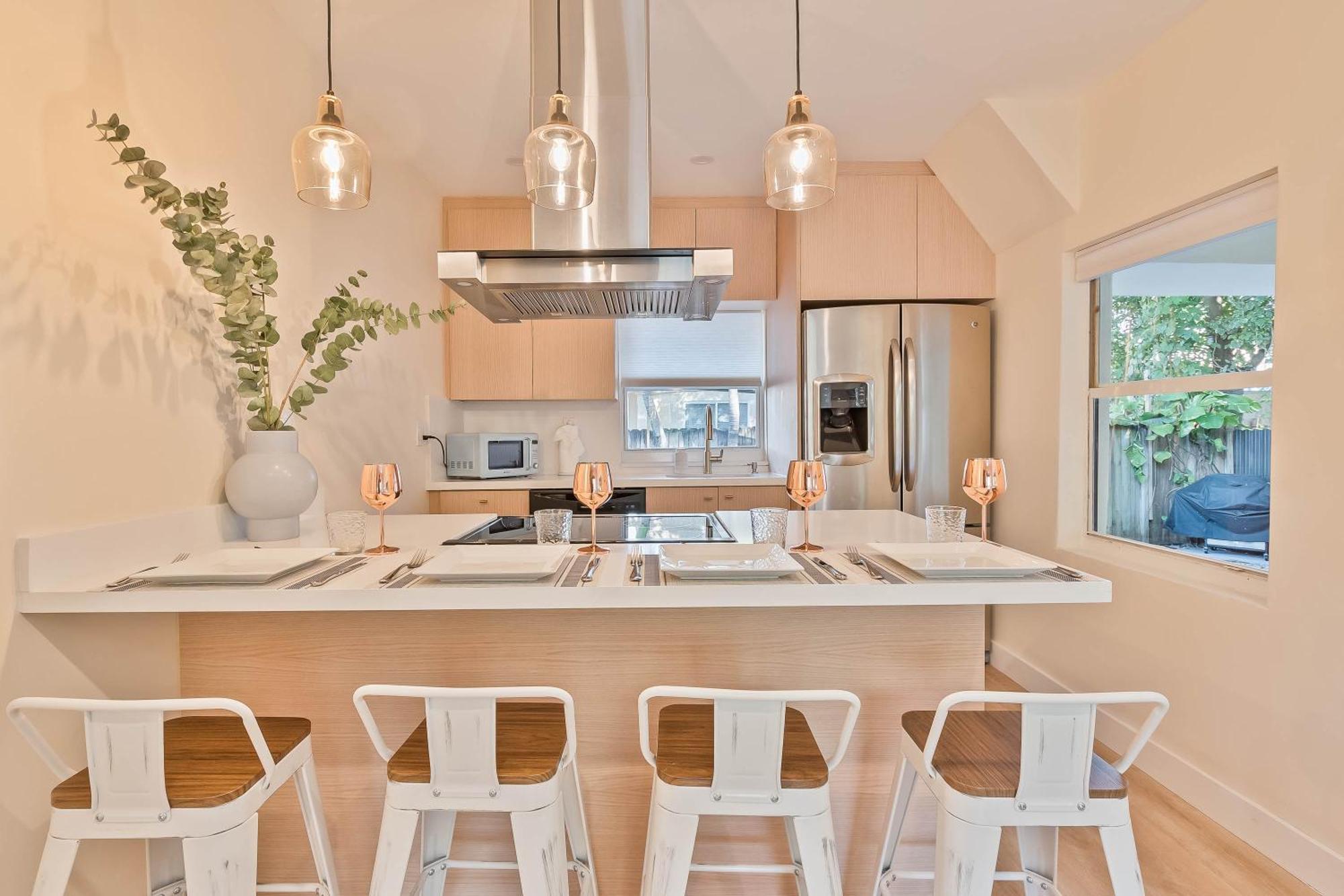 Casa Bellini Modern 3br W Bbq -10 Mins To Beac * Miami